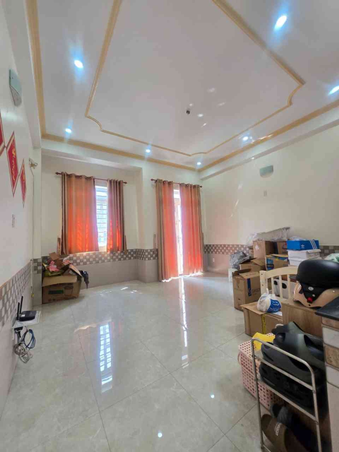 BÁN NHÀ ĐƯỜNG C, TTHC P. DĨ AN, DT 99M2 GIÁ 9TY