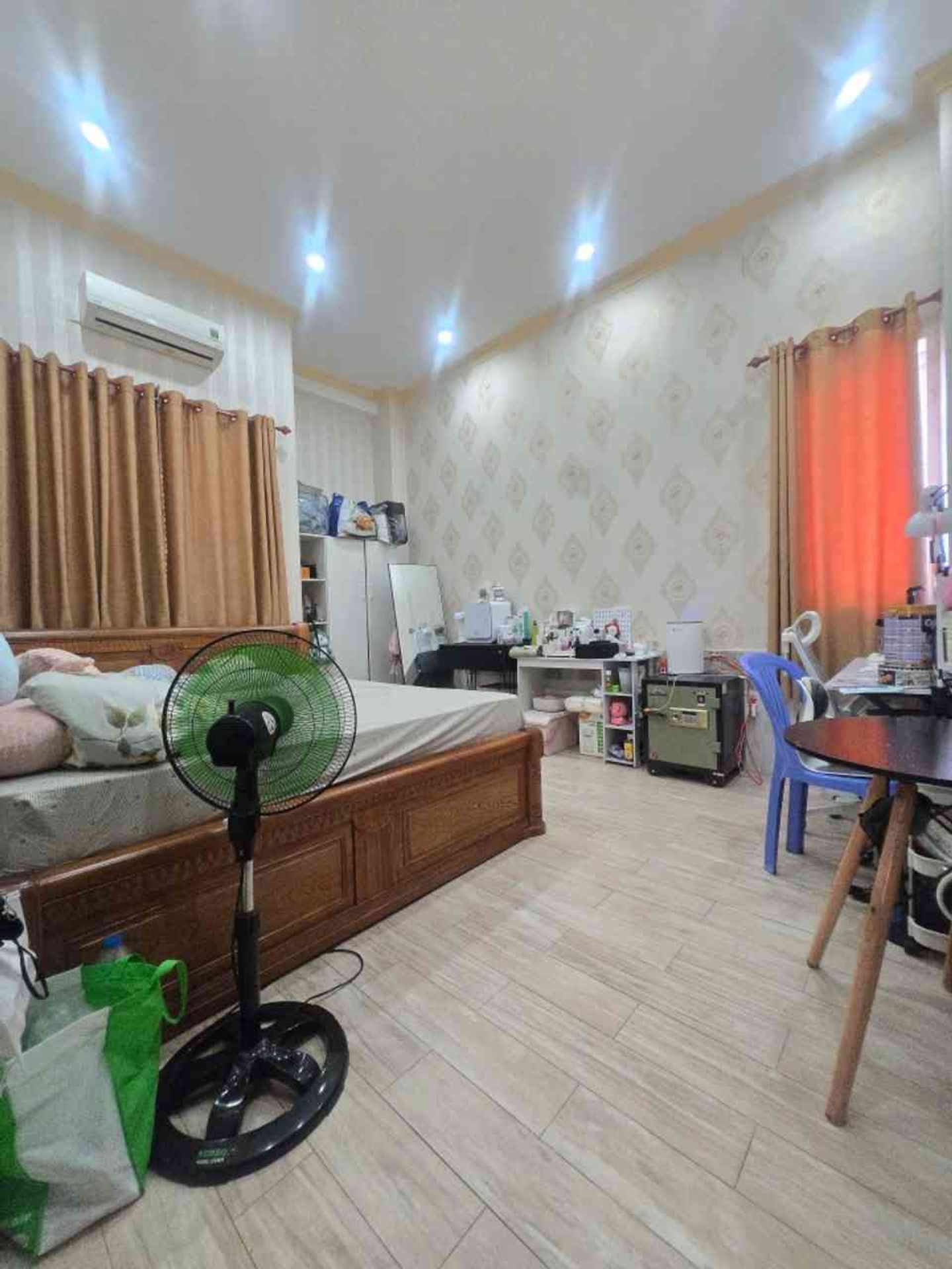 BÁN NHÀ ĐƯỜNG C, TTHC P. DĨ AN, DT 99M2 GIÁ 9TY-3