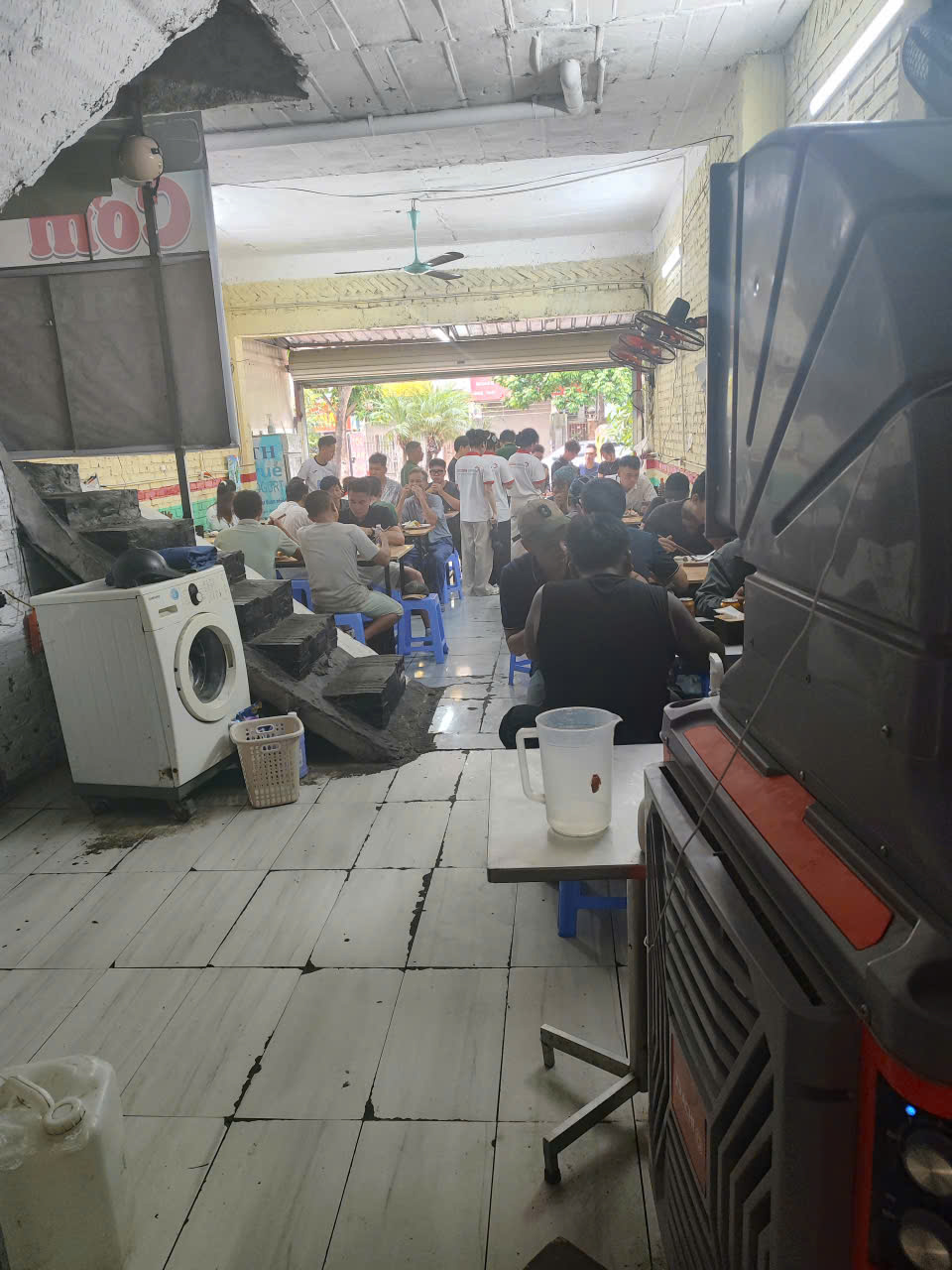 SANG NHƯỢNG QUÁN CƠM VĂN PHÒNG TẠI KHU ĐÔ THỊ VĂN KHÊ