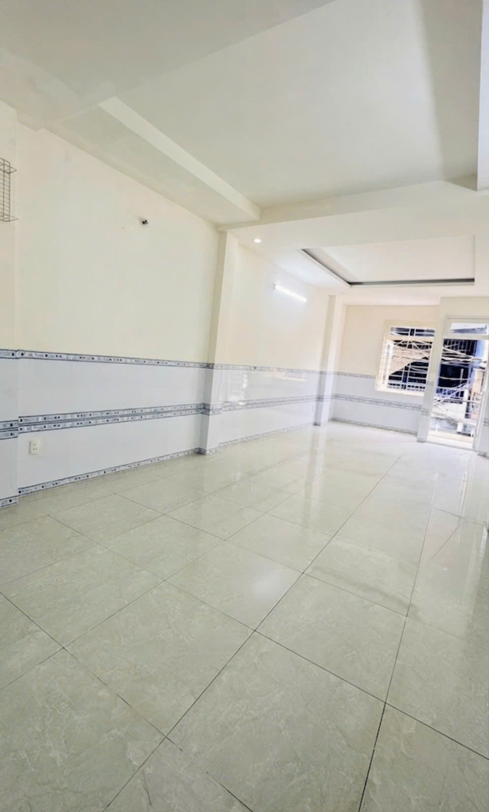 NHÀ TRUNG TÂM Q11 KỀ CƯ XÁ BÌNH THỚI - ĐƯỜNG XE TẢI 6M - 5 TẦNG BTCT - 39M²