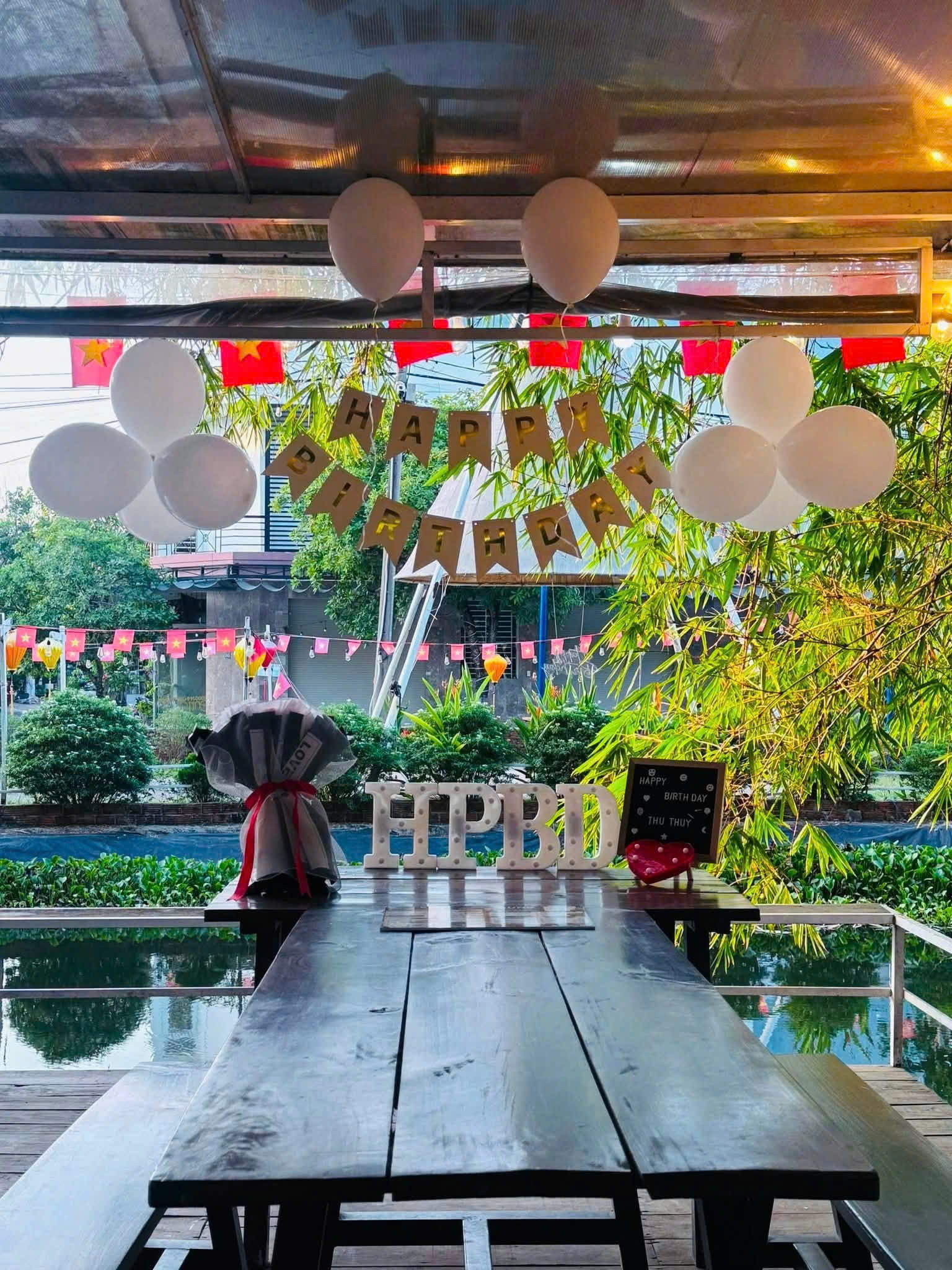Cần sang nhượng toàn bộ, cho thuê mặt bằng hoặc tìm đối tác cùng đầu tư, hợp tác kinh doanh nhà hàng sân vườn đang hoạt động ổn định.