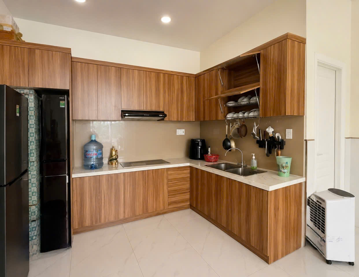 TRUNG TÂM VIP MẶT TIỀN BÀN CỜ QUẬN 3 - XE HƠI TRONG NHÀ - 4 TẦNG BTCT - 64M²