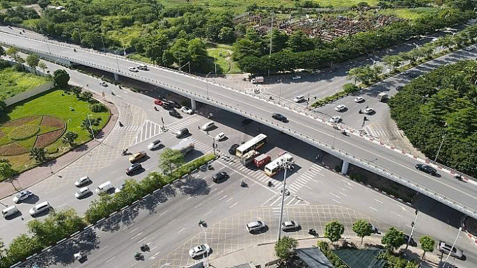 🔥 ĐÀM QUANG TRUNG – 77M² x 3 TẦNG – NHÀ DÂN XÂY – 12 TỶ 🔥
💥 77M² – NHÀ 3 TẦNG – GẦN AEON MALL – NGÕ Ô TÔ NHỎ THÔNG!