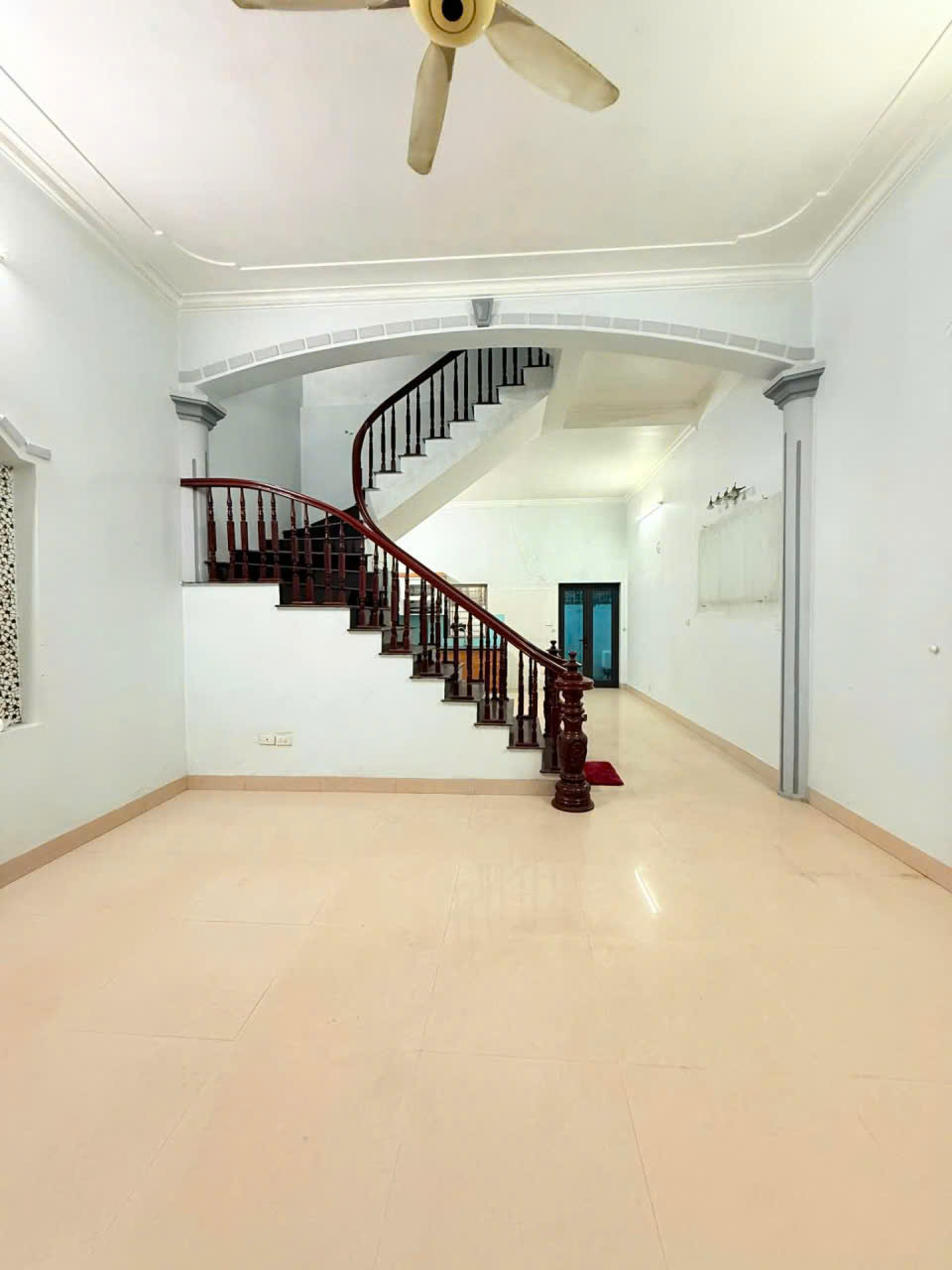 🔥 ĐÀM QUANG TRUNG – 77M² x 3 TẦNG – NHÀ DÂN XÂY – 12 TỶ 🔥
💥 77M² – NHÀ 3 TẦNG – GẦN AEON MALL – NGÕ Ô TÔ NHỎ THÔNG!