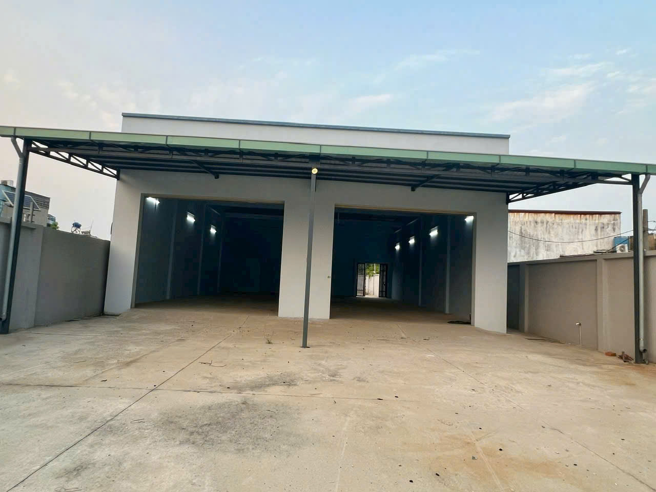 CHỈ 50TR/THÁNG SỞ HỮU NGAY XƯỞNG 1.200M² – XE 10 TẤN RA VÀO THOẢI MÁI