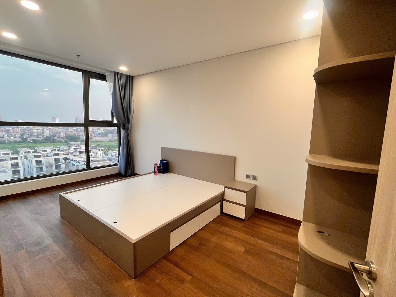 Cho thuê căn hộ chung cư Khai Sơn- 100m 3 ngủ -full Nội thất 13tr(TL)