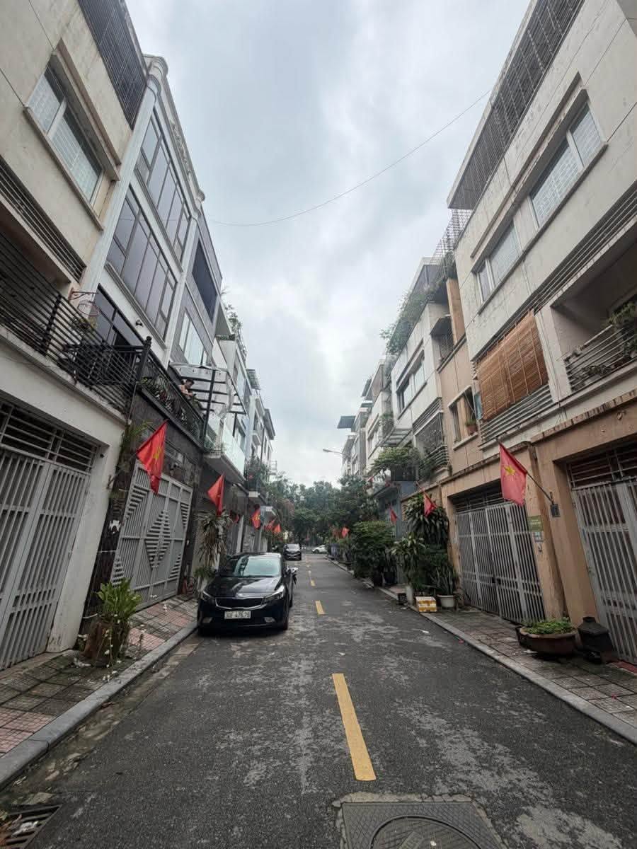 LONG BIÊN – GARA 4 Ô TÔ – 5 TẦNG THANG MÁY – FULL NỘI THẤT CAO CẤP – 79,8M² – MT 6,1M – 248TR/M²