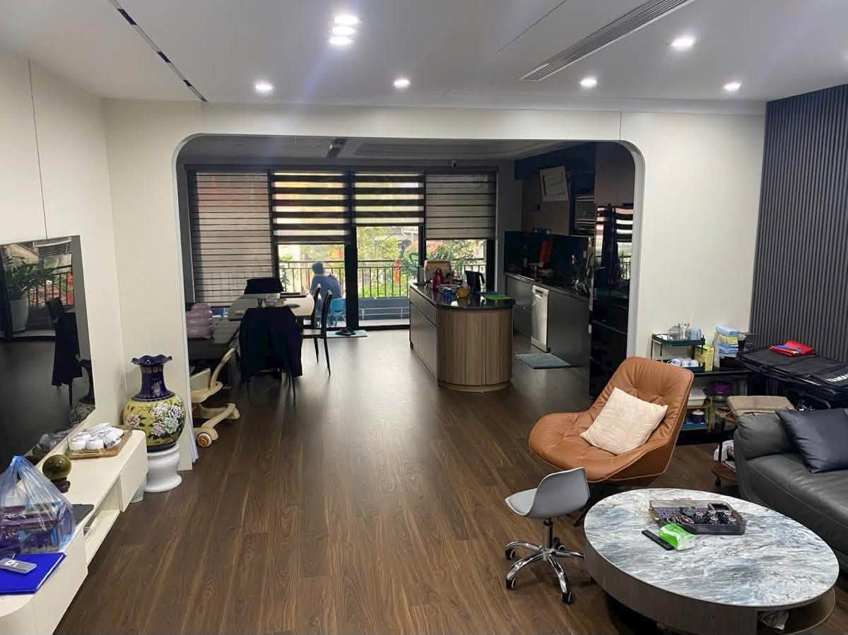 LONG BIÊN – GARA 4 Ô TÔ – 5 TẦNG THANG MÁY – FULL NỘI THẤT CAO CẤP – 79,8M² – MT 6,1M – 248TR/M²