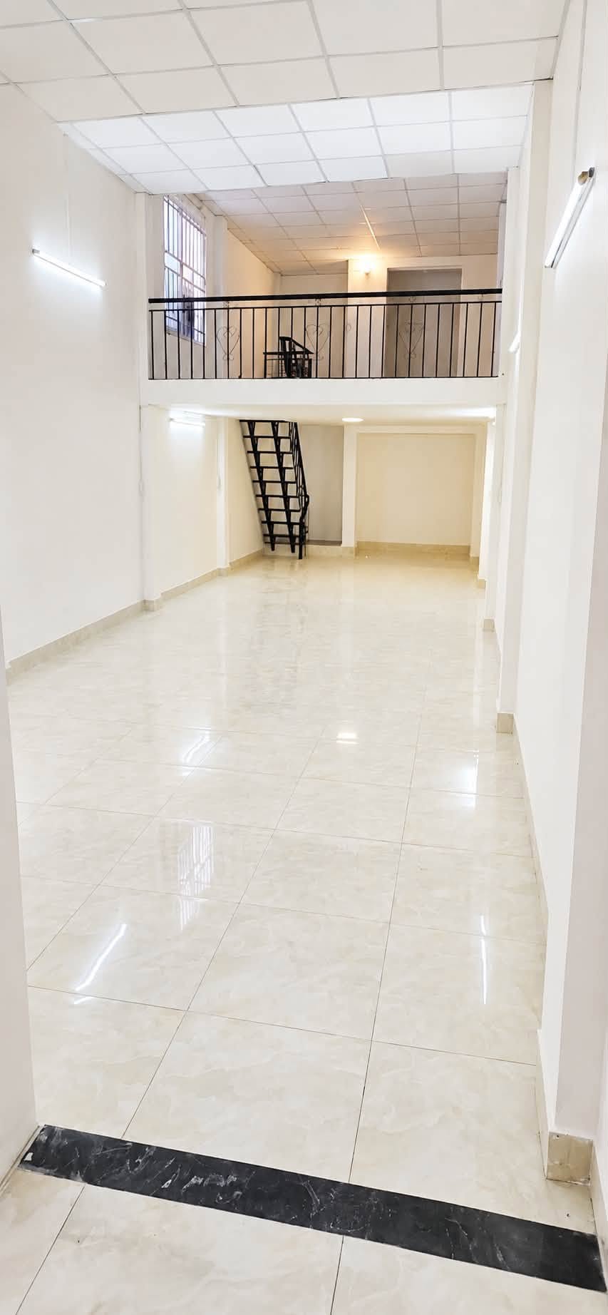 BÁN NHÀ CẠNH AEON TÂN PHÚ HẺM TẢI 122M² 3 TẦNG DÒNG TIỀN HƠN CHỤC CHỈ 7.X