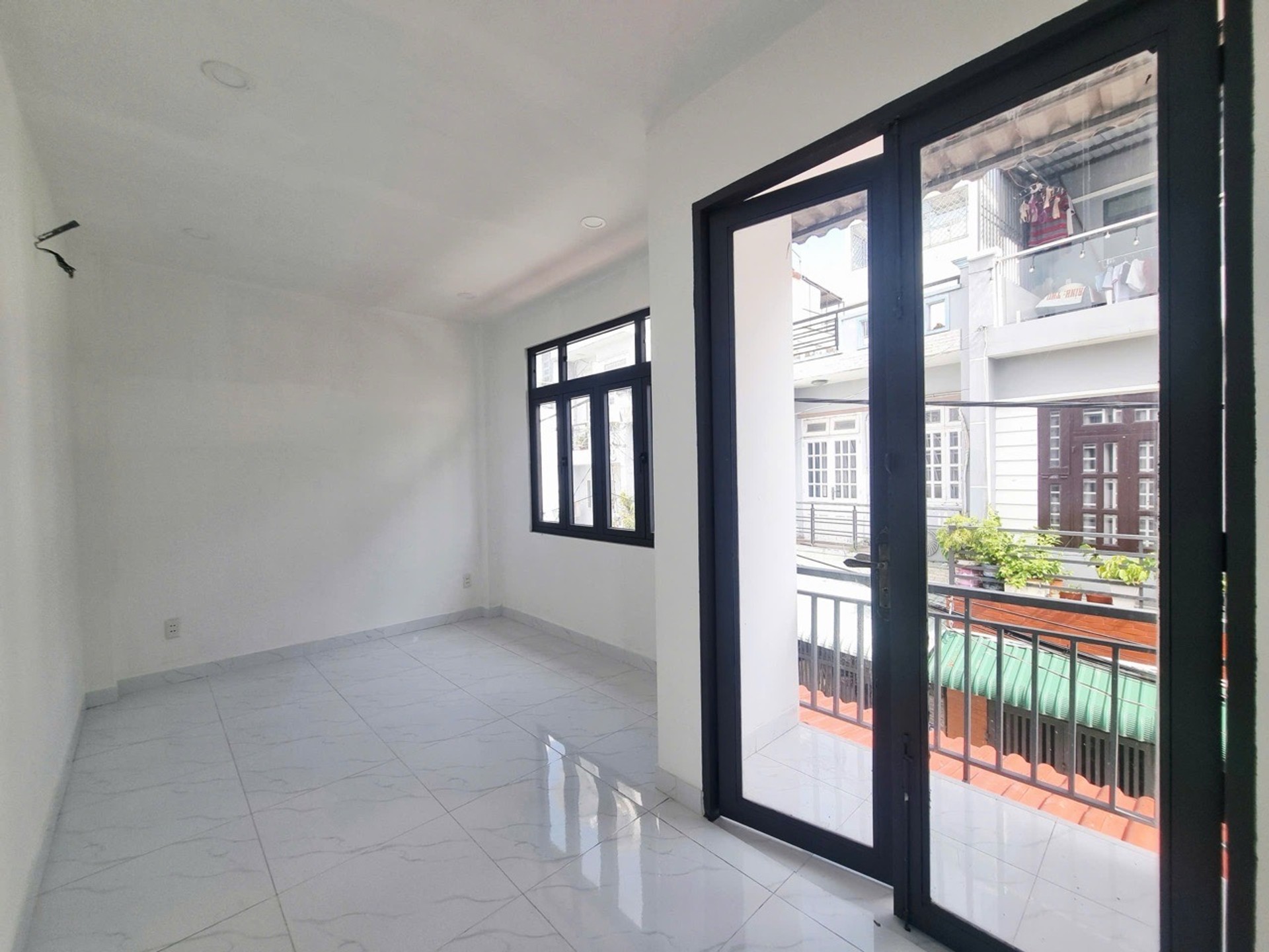 Bán nhà Huynh thi Hai p TMT Q12 5,5 x15 2 tầng hxh 3,9 tỷ-4