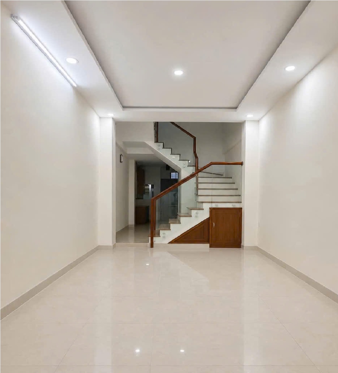 ♪ Nhà Kiệt 3-4m sát MT Hải Phòng, 4 tầng đúc, 5PN, 4WC, dòng tiền 14tr/th, 3.xx tỷ-3