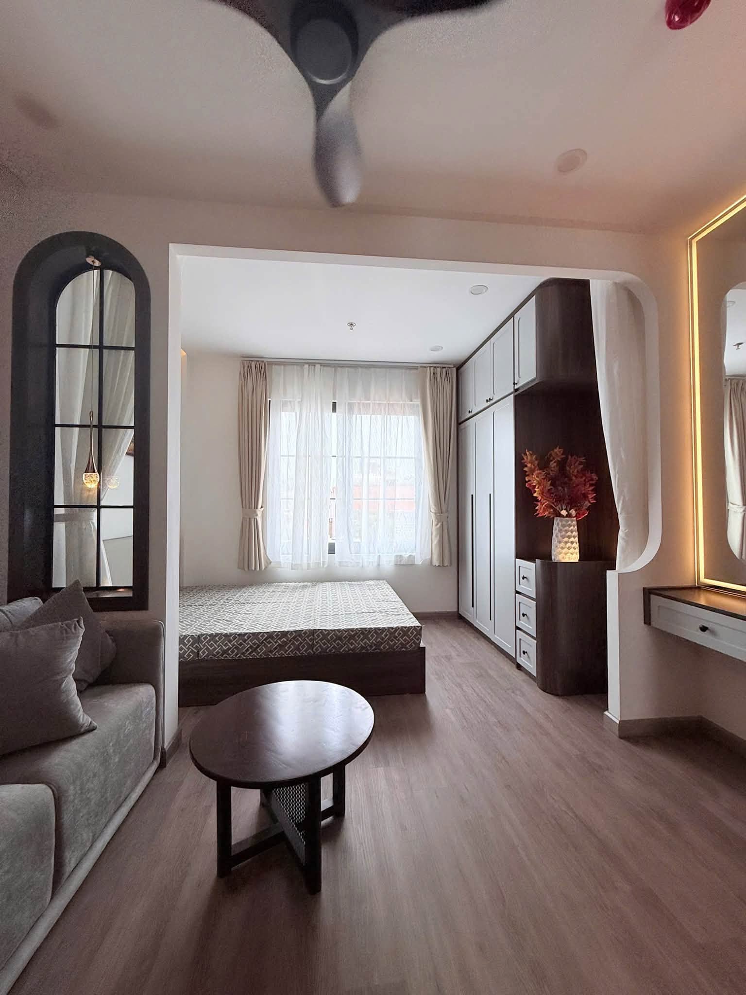 Siêu hiếm! Bán nhà mặt phố Hàng Da 40m2, 4 tầng, mặt tiền 4.5m, 39.5 tỷ, vỉa hè rộng, KD đỉnh