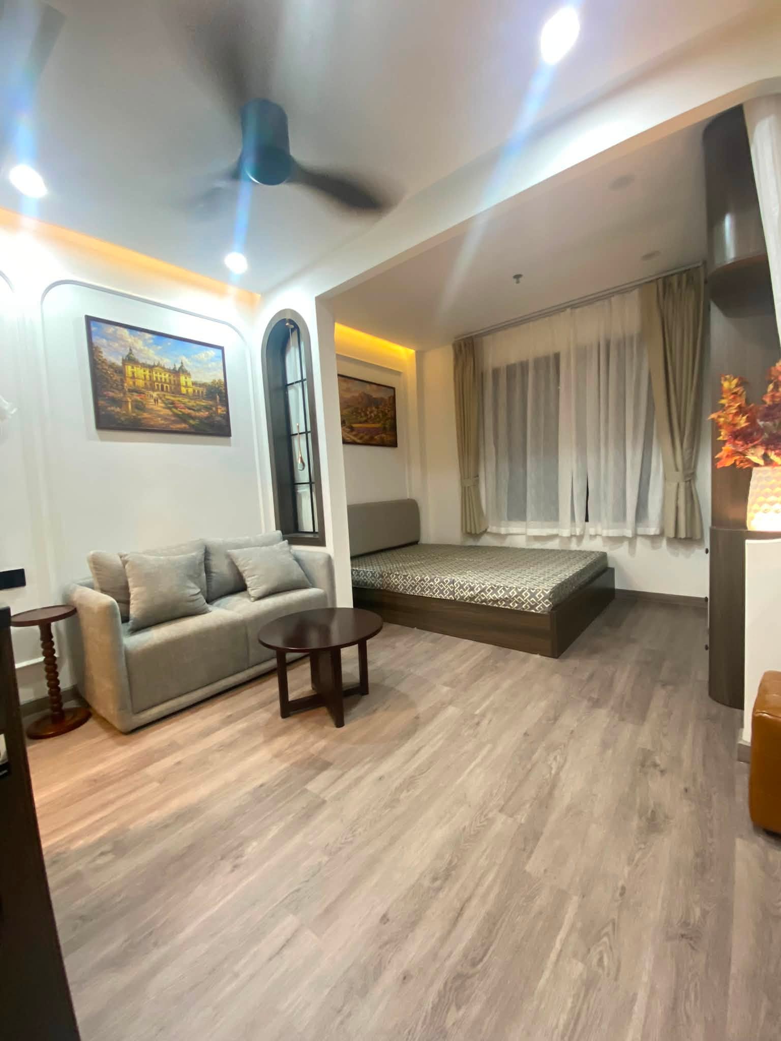 Siêu hiếm! Bán nhà mặt phố Hàng Da 40m2, 4 tầng, mặt tiền 4.5m, 39.5 tỷ, vỉa hè rộng, KD đỉnh