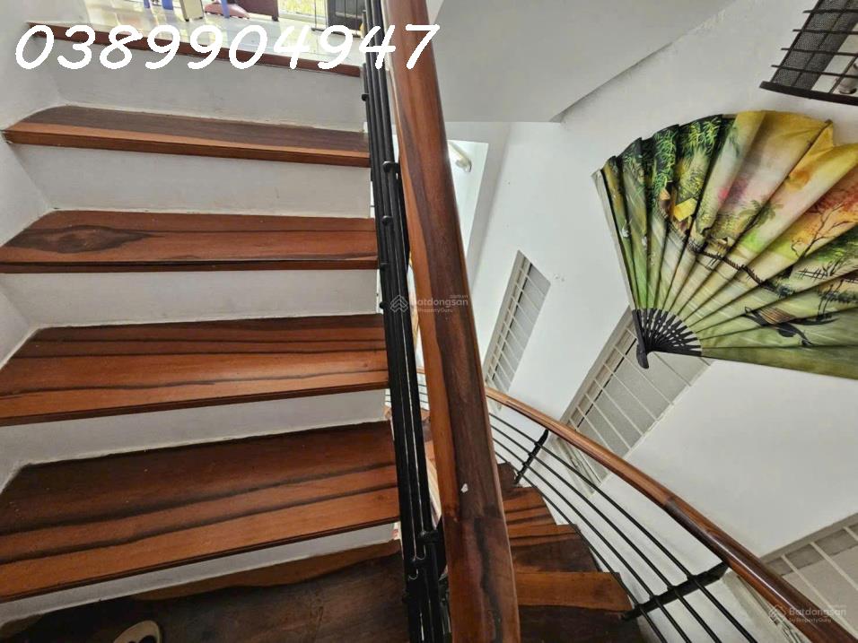 Nhà 4 tầng đường Hồng Lĩnh - vị trí cực xịn. Giá: 5 tỷ-4