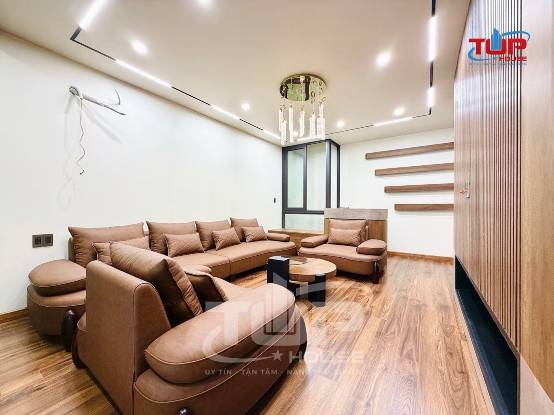 Bán Mini Villa 5 tầng đường Thiên Lôi - Thang máy kính
