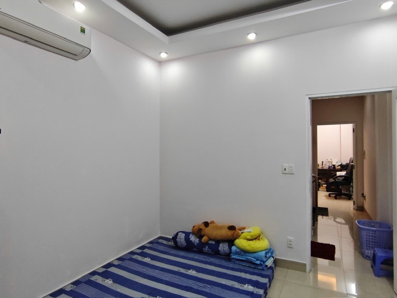 Bán nhà Huỳnh Văn Bánh - 4 tầng - DT 3.4x12m - 4PN - Giá chỉ 7.8 tỷ