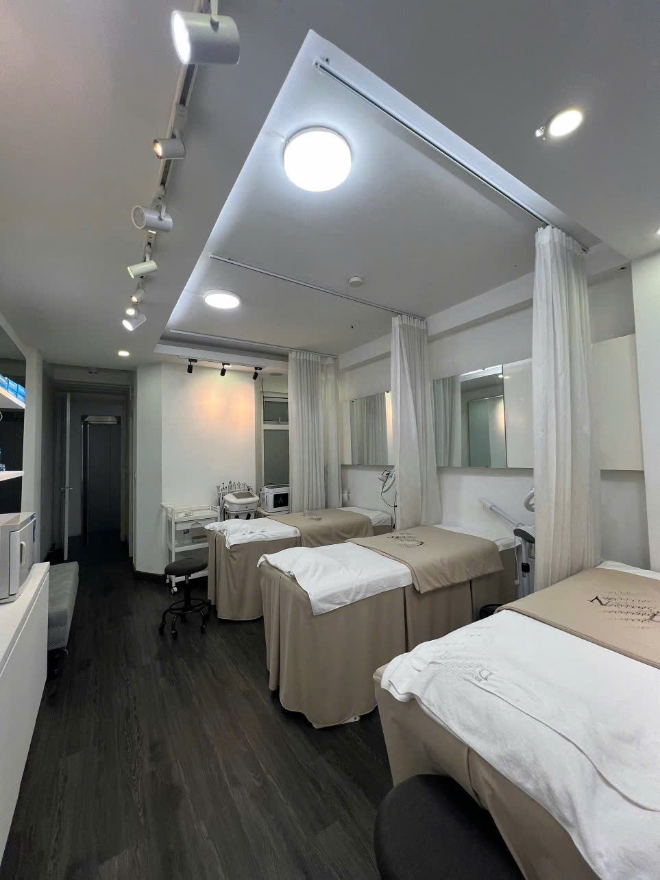 SANG NHƯỢNG SPA ĐÃ SETUP ĐẸP QUẬN HAI BÀ TRƯNG - VÀO LÀM NGAY, CÓ SẴN TỆP KHÁCH ỔN ĐỊNH-4
