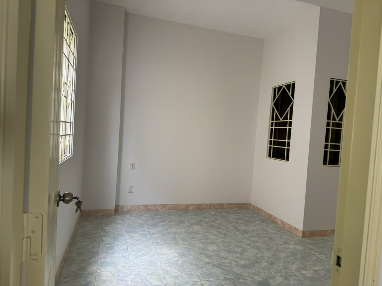 BÁN HOẶC CHO THUÊ NHÀ 2B/5 ĐƯỜNG SỐ 10, PHƯỜNG PHÚ LÂM TP.HCM. LH: 0938358990, 0908535558 