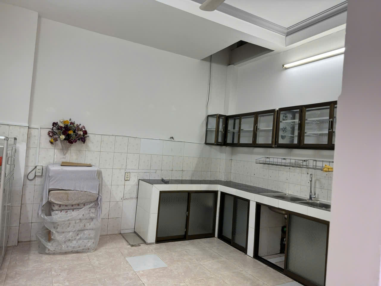 BÁN HOẶC CHO THUÊ NHÀ 2B/5 ĐƯỜNG SỐ 10, PHƯỜNG PHÚ LÂM TP.HCM. LH: 0938358990, 0908535558 