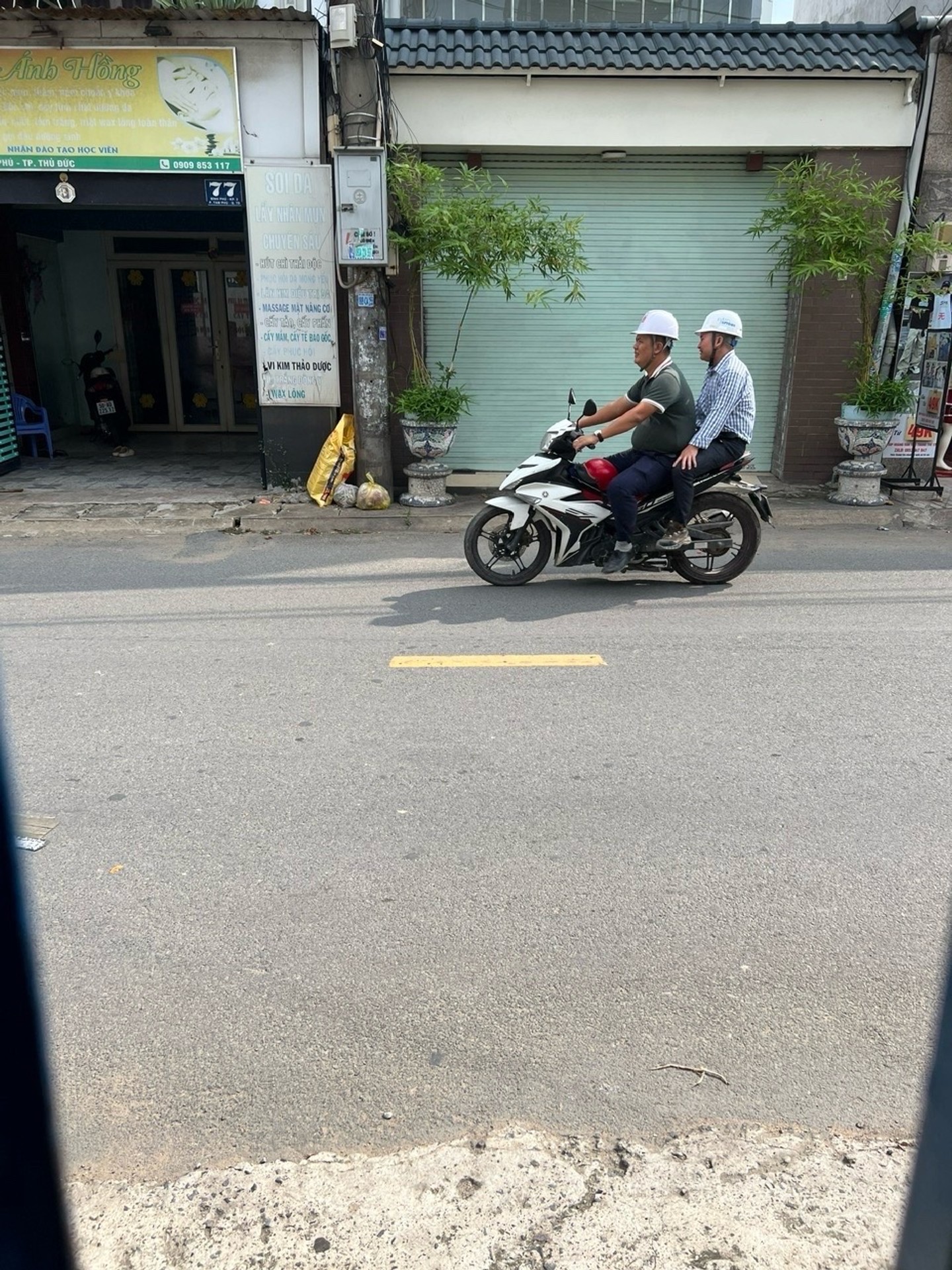 BÁN NHÀ MẶT TIỀN ĐƯỜNG BÌNH PHÚ, DT 55,2M2 GIÁ 5,75 TY