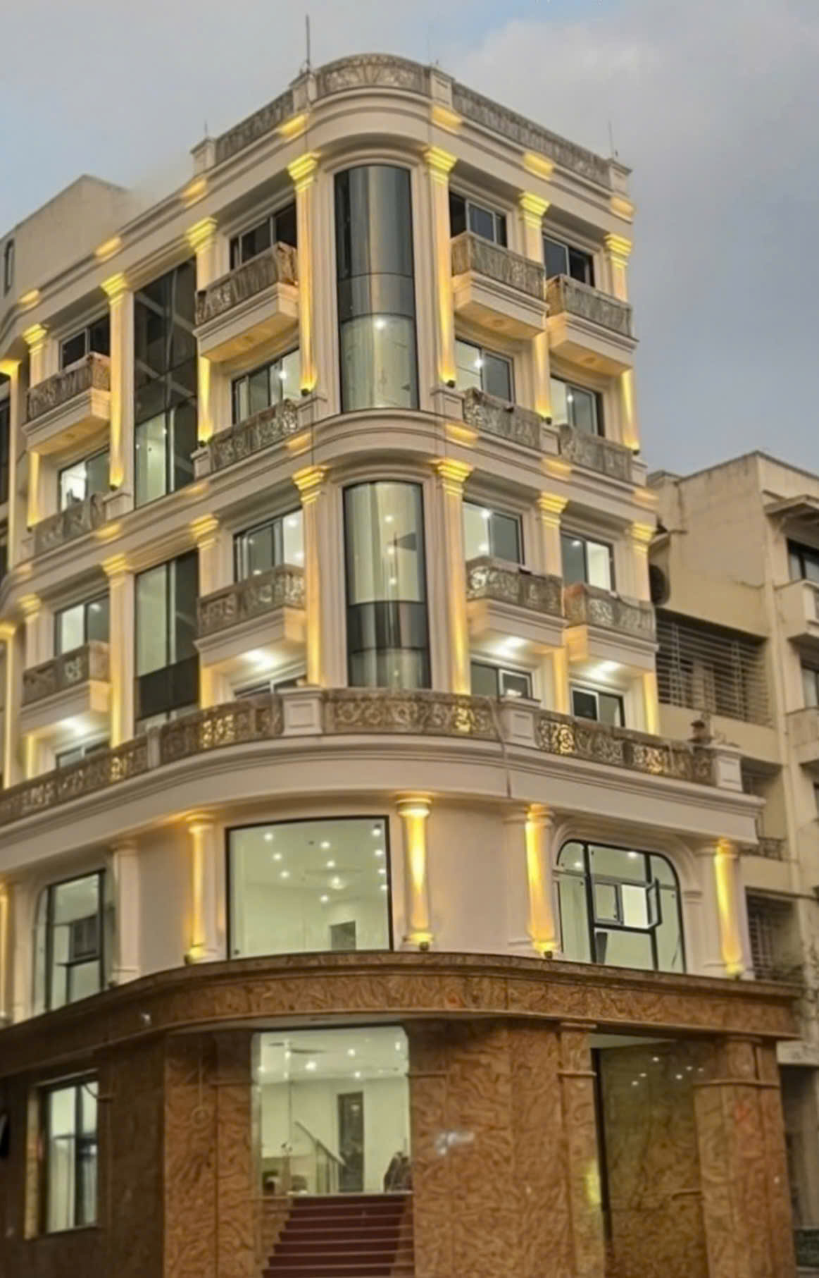 Cho thuê nhà, THANG MÁY, 153m2_ 6.5T; Lò Đúc, Hòa Mã, Hàm Long -64 tr