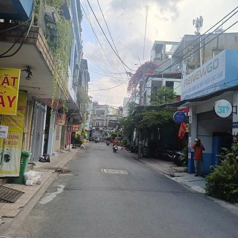 Bán nhà Mặt tiền Võ Thành Trang - giao Bàu Cát, 6,1x32m, 3 Tầng, Sổ A4, 1 đời chủ, 21,9 Tỷ.