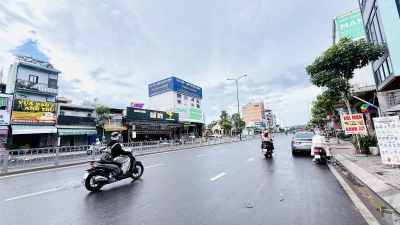 Bán nhà Mặt tiền Dương Quảng Hàm -  ngay Nguyễn Văn Lượng, 3,6x27m, 4 Tầng,  hạ 13,8 Tỷ.