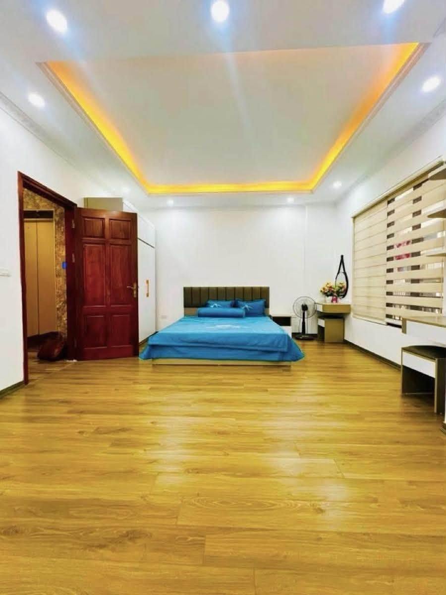 HUỲNH THÚC KHÁNG – 6 TẦNG THANG MÁY – XÂY MỚI – NGÕ THÔNG – 33M² – MT 4,4M – 288TR/M²