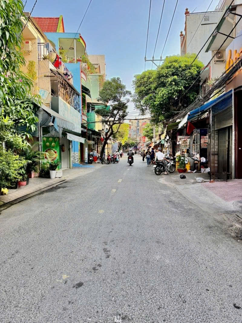 Bán nhà Mặt tiền Bùi Thế Mỹ - ngay Khu Chung cư Bàu Cát, 5,2x13m, 2 Tầng, 1 chủ, 9,6 Tỷ