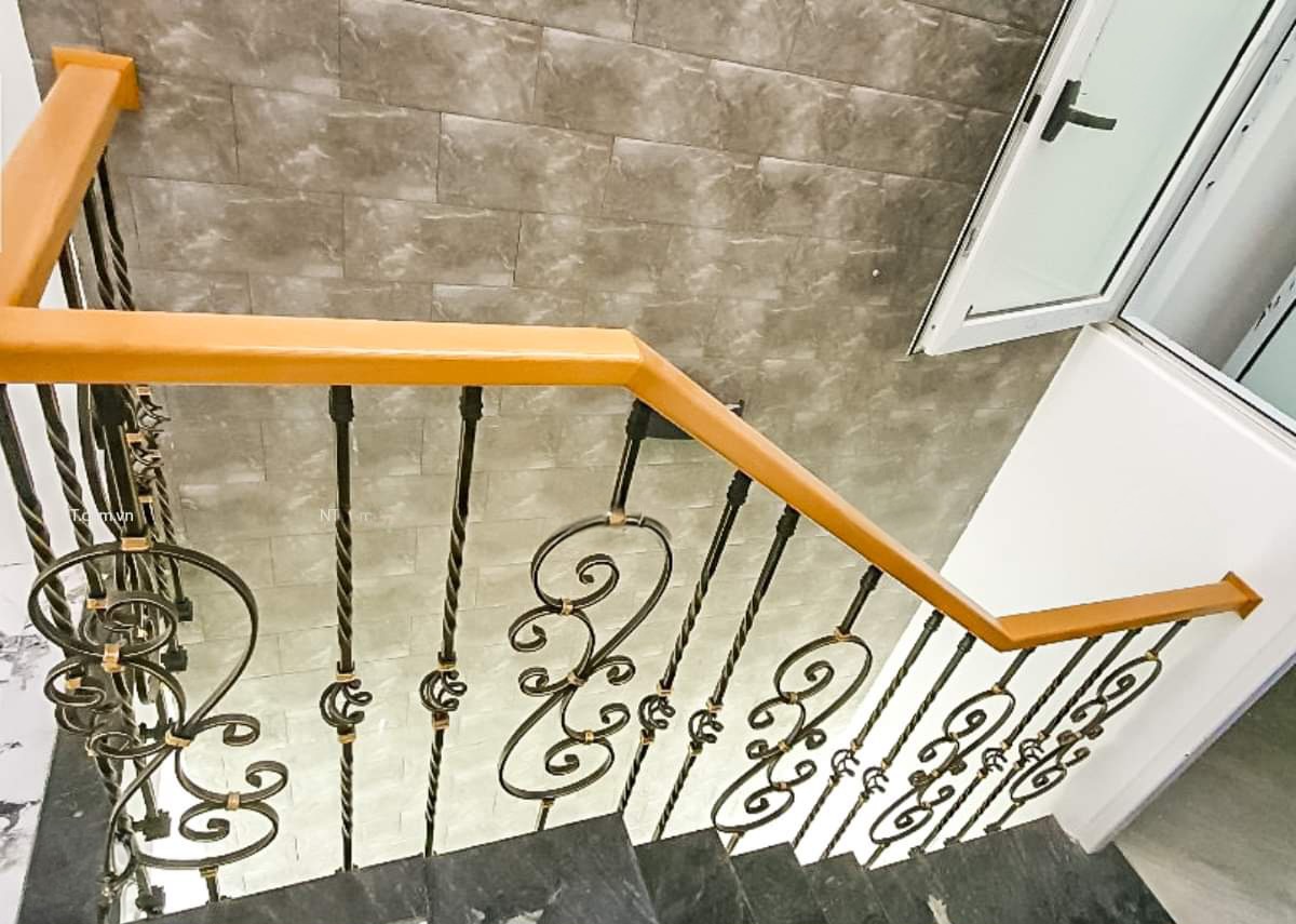 Cho thuê nhà, 105m2_ 5T; Hoàng Cầu, La Thành, Đặng Tiến Đông -25 tr