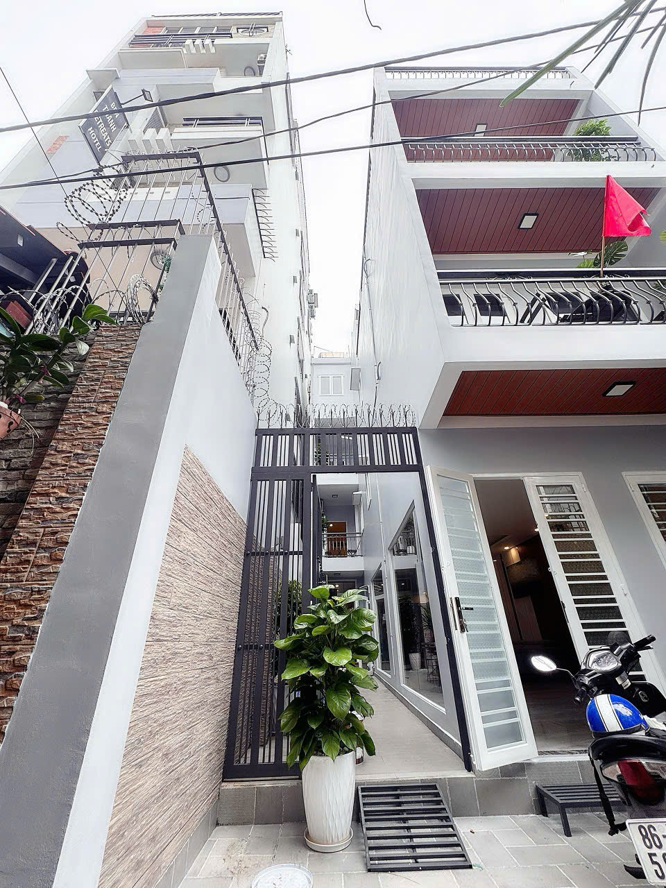 BÁN BIỆT THỰ MINI PHONG CÁCH CHÂU ÂU - NGANG HIẾM 6M*18M - BÁN NHÀ 4 TẦNG Đ.LÊ THỊ RIÊNG, BÊN THÀNH, QUẬN 1 * LH GIANG GIANG: 093.86.76.685