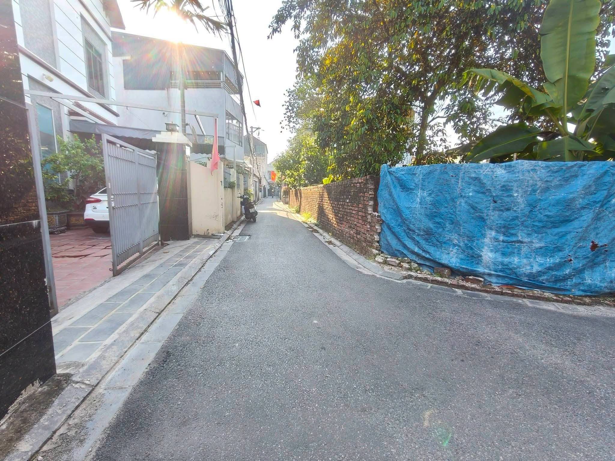 Cận bìa làng, ngõ thông xe tải.
61m2, mt4.5m, Bắc Hồng, Đông Anh.