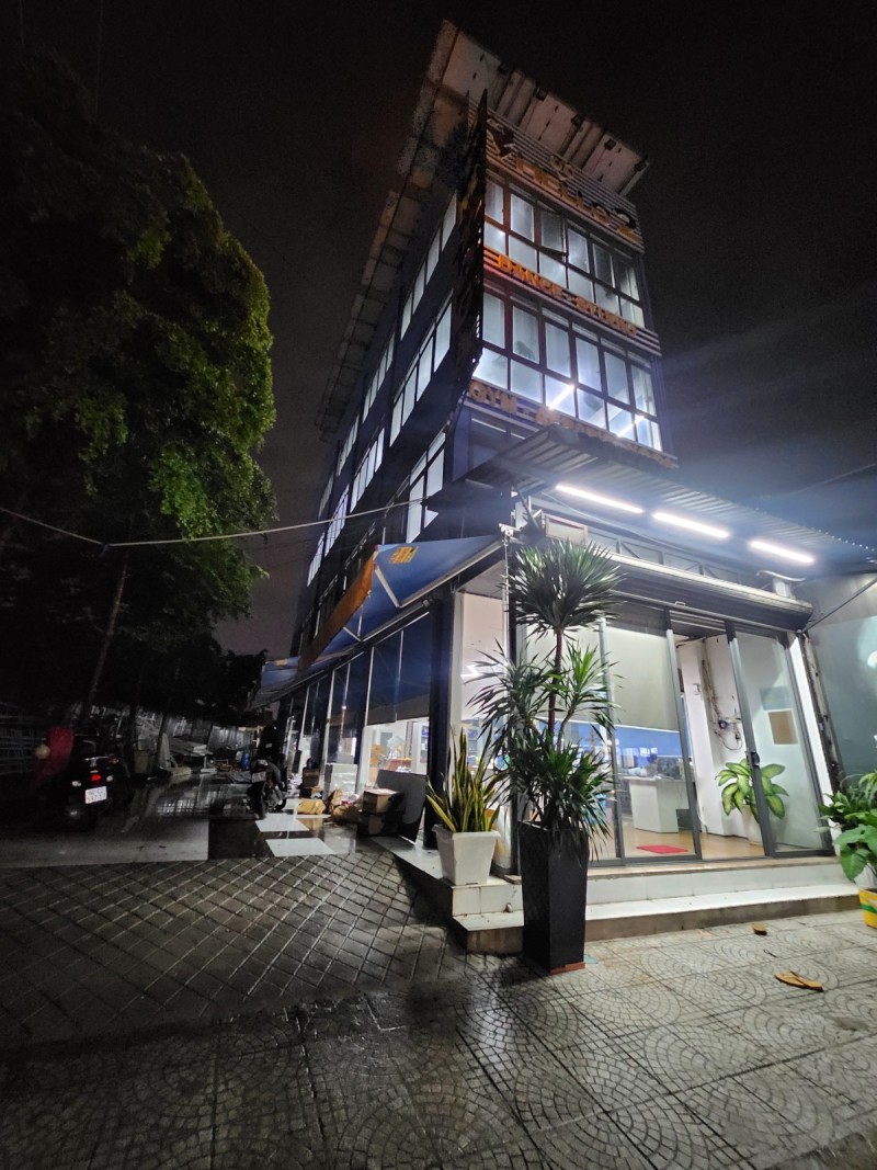Bán nhà mặt phố đường Số 5, Linh Xuân, Thủ Đức, TP HCM. DT 250m2, 5 tầng, giá 15.9 tỷ, sổ hồng chính chủ.