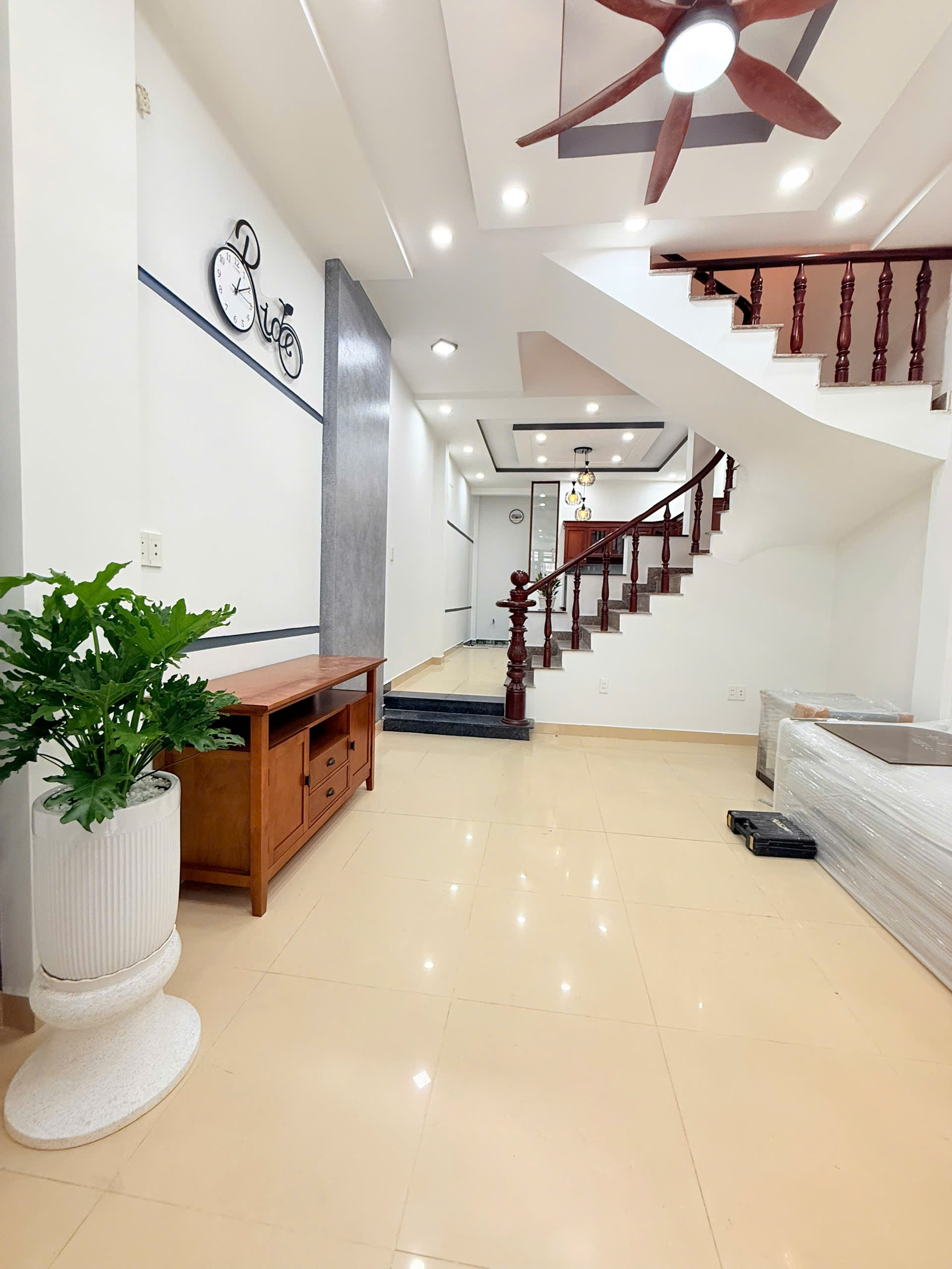 Bán Nhà 3 Tầng Hẻm Xe Hơi Số 647 Quốc Lộ 13, Hiệp Bình Phước, Thủ Đức