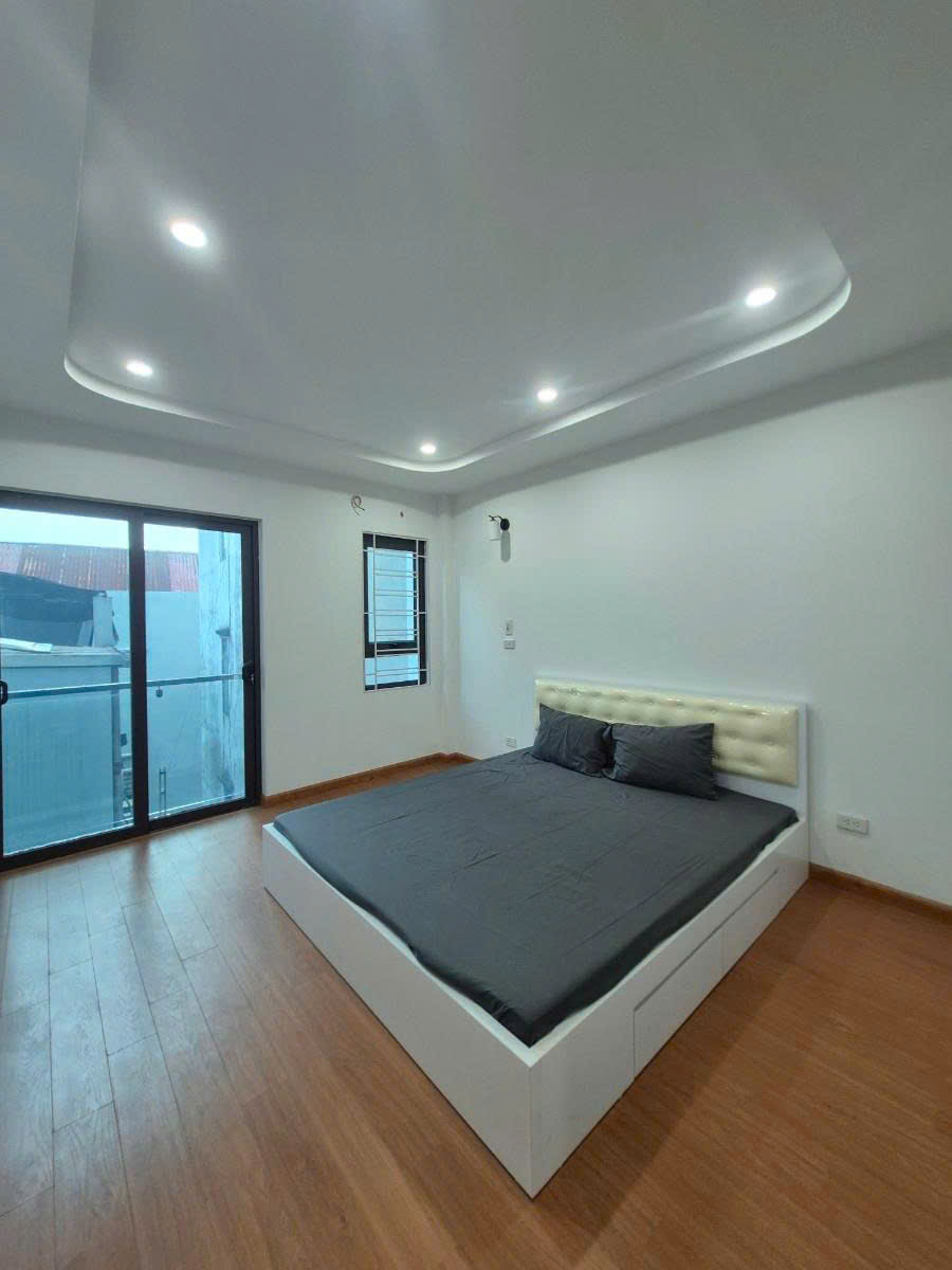Bán nhà Thạch Bàn 36m 6 tầng thang máy 1 nhà ra phố nhỉnh 9 tỷ