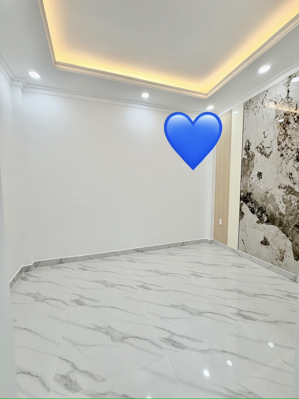 BÁN NHÀ MỚI- GẦN NGAY HẺM XE HƠI- Đ.ĐOÀN VĂN BƠ- LƯU THÔNG HOÀNG DIỆU- RA KHU ẨM THỰC VĨNH KHÁNH- TÔN ĐẢN- GẦN TRƯỜNG ĐH NGUYỄN TẤT THÀNH.