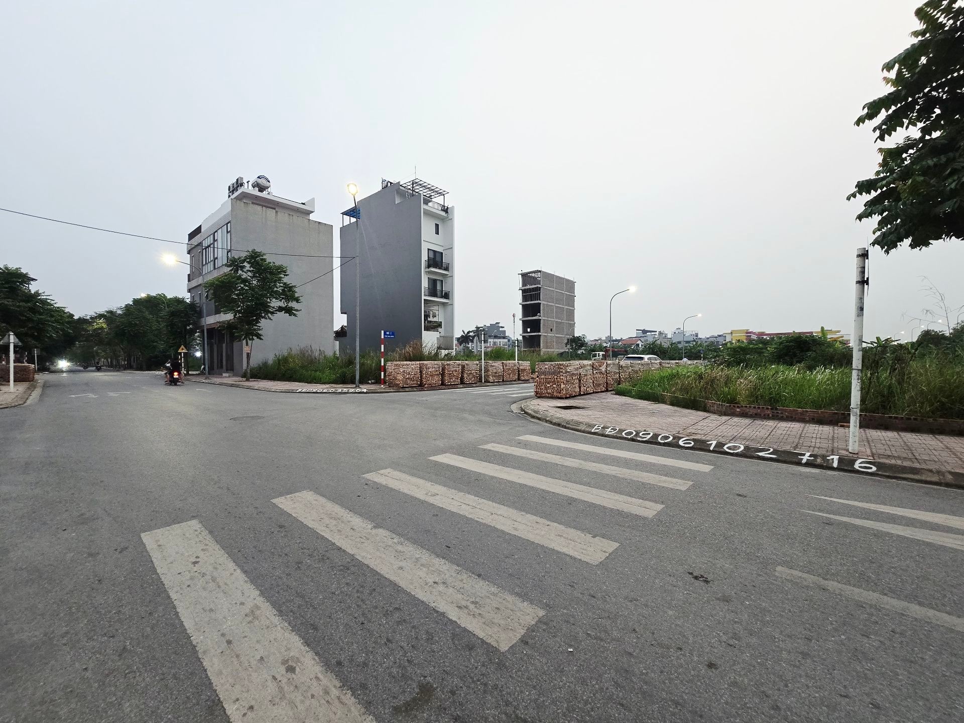 BÁN ĐẤT BÁT KHỐI, LONG BIÊN 50M2- MT 5.2m- VỈA HÈ, Ô TÔ TRÁNH- HƠN 9 Tỷ-1
