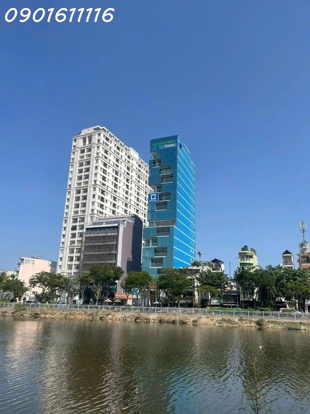 BÁN BUILDING 18 TẦNG ENTERPRISE MẶT TIỀN ĐƯỜNG BẾN VÂN ĐỒN QUẬN 4 - VIEW SÔNG NGẮM QUẬN 1 - DÒNG TIỀN 2,8 TỶ/THÁNG
