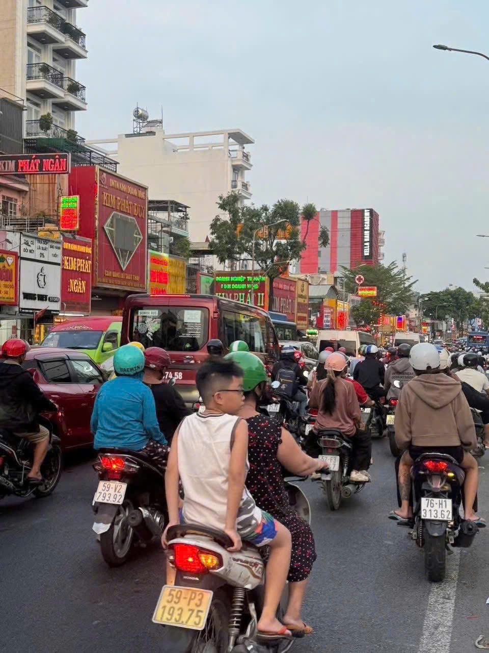 TÒA NHÀ 7 TẦNG MẶT TIỀN QUANG TRUNG – THANG MÁY & PCCC FULL – GIÁ CHỈ 80TR