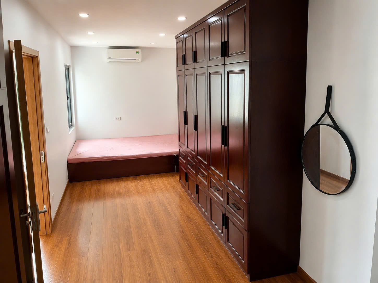 CHO THUÊ CĂN HỘ MINI 2N1K – FULL NỘI THẤT TẠI LẠC LONG QUÂN, TÂY HỒ, HÀ NỘI – VIEW HỒ TÂY