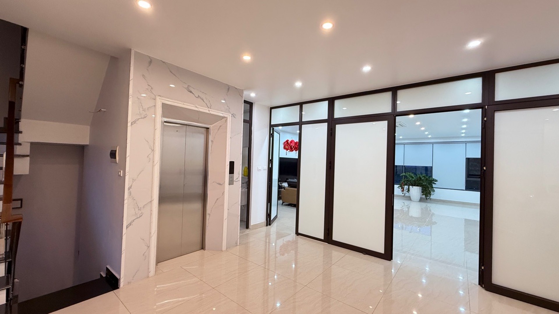 Đẳng cấp Vinhomes Marina - Biệt thự liền kề 5 tầng thang máy, sân vườn, view thoáng