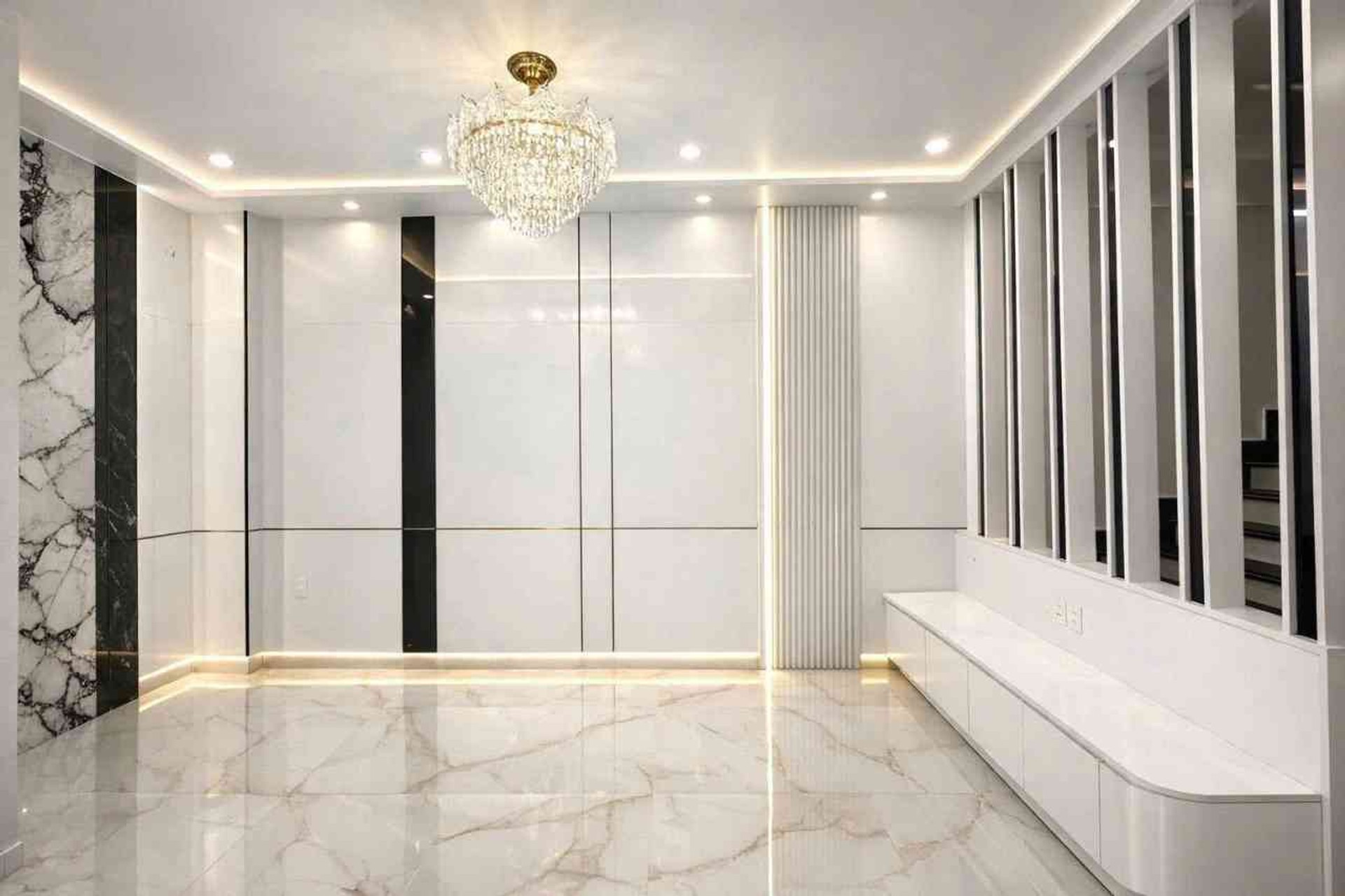 Nhà 4 tầng Miếu Hai Xã - Ngõ thông ra Hoàng Minh Thảo