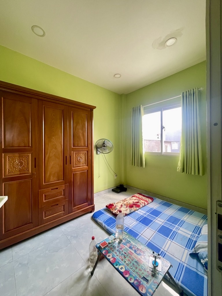 BÁN NHÀ GẦN HẺM XE HƠI ÂU DƯƠNG LÂN – P.3 QUẬN 8 – 4 TẦNG – 5PN – NHỈNH 4 TỶ–LH 0784968131-3