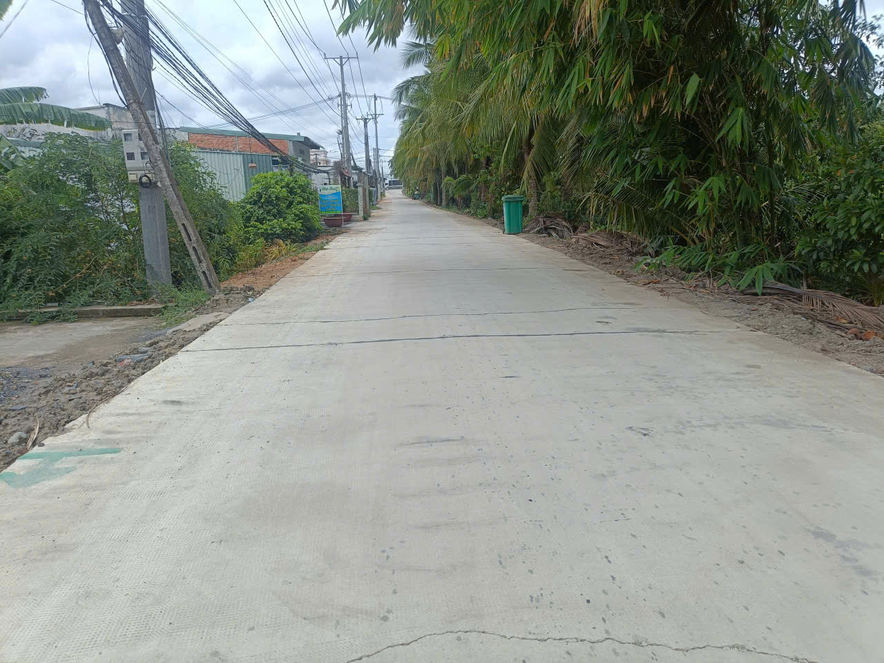 Chính chủ bán đất tặng nhà tại Lương Hòa, Bến Lức - Vị trí rất đẹp - Đường 6m, xe tải 6 tấn