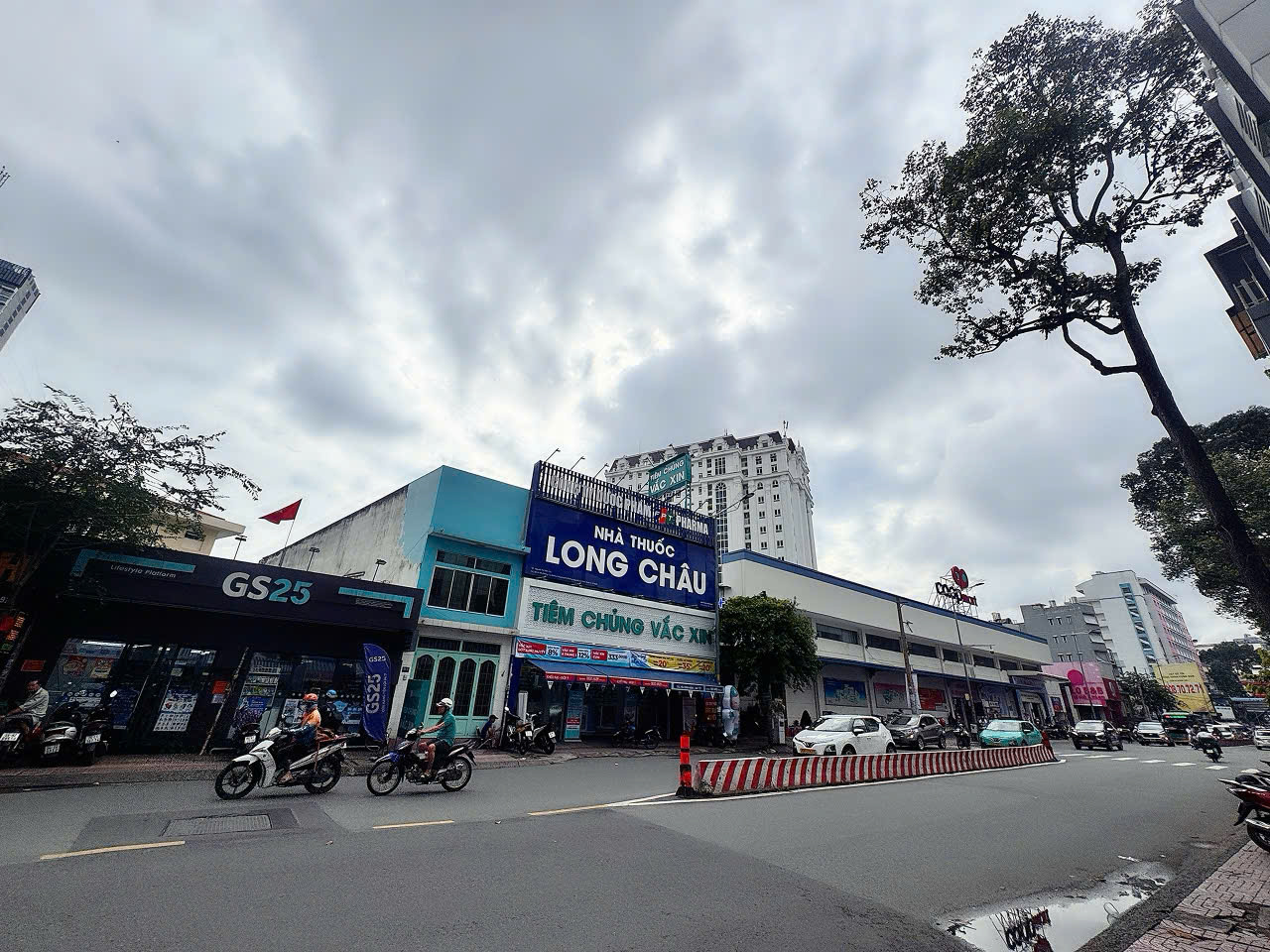 BÁN SIÊU PHẨM NGANG LỚN 8M*38M - MẶT TIỀN Đ.CỐNG QUỲNH, P.NGUYỄN CƯ TRINH, QUẬN 1 - HDT 90TR/TH - CẤP PHÉP XÂY BUILDING VP * LIÊN HỆ GIANG GIANG: 093.86.76.685