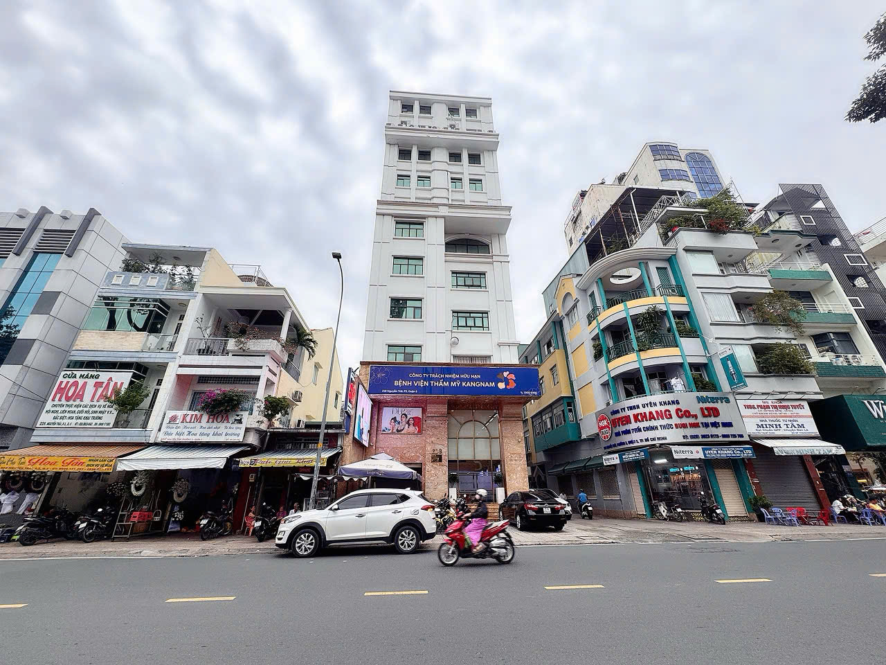 BÁN NHÀ MT Đ.NGUYỄN TRÃI NỐI DÀI QUẬN 1 - GẦN NGUYỄN VĂN CỪ - NGANG LỚN 7M*21M - HDT ĐỀU TỪ VIETTIEN -* LIÊN HỆ GIANG GIANG: 093.86.76.685-4