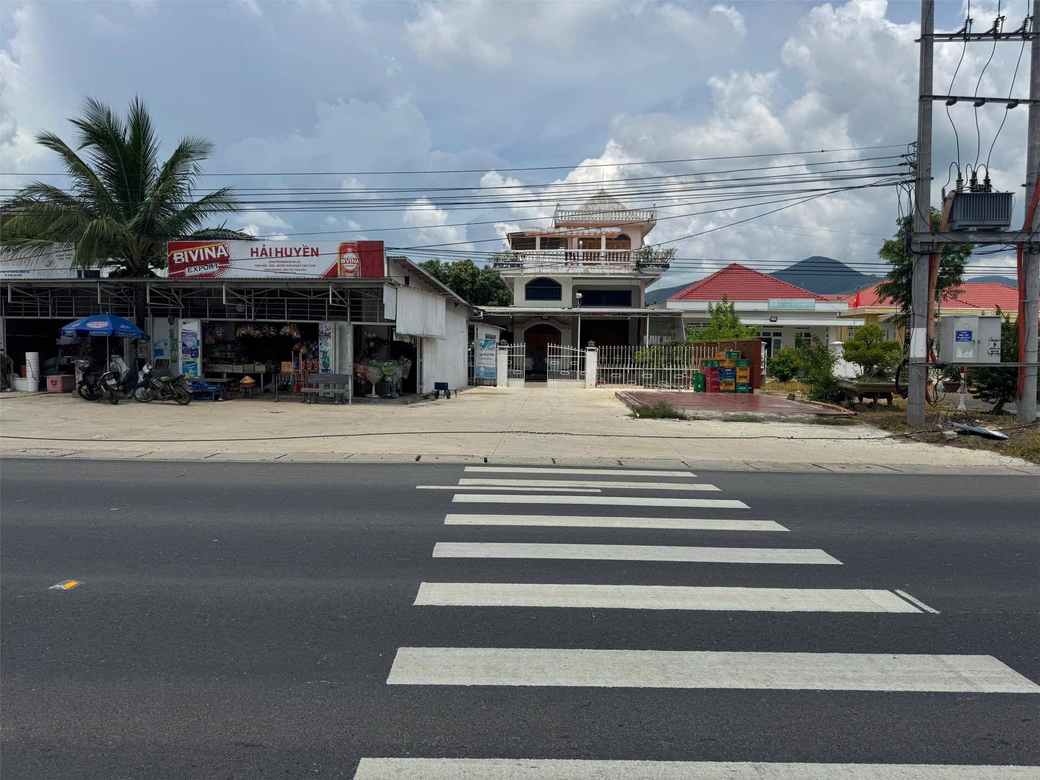 Bán 1,4 ha đất mtsát ubnd x.ninh tây có 3000m2 thổ cư- thu về 300tỷ từ 50 căn vila