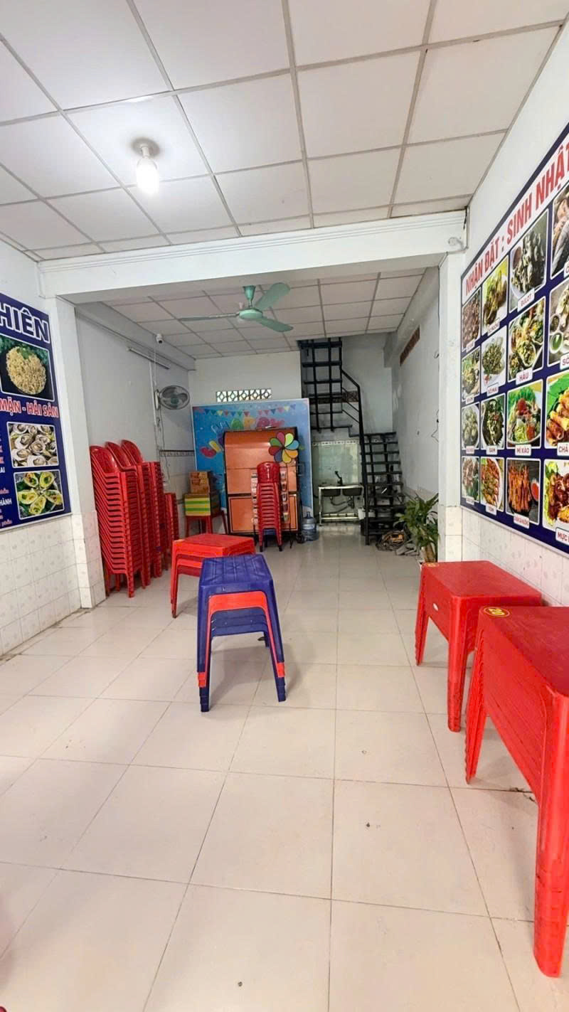 Bán nhà Mặt tiền Phan Văn Hớn, gần Trường Chinh, 4x26m, Cấp 4 - cho thuê 20tr, 15,5 Tỷ.-3