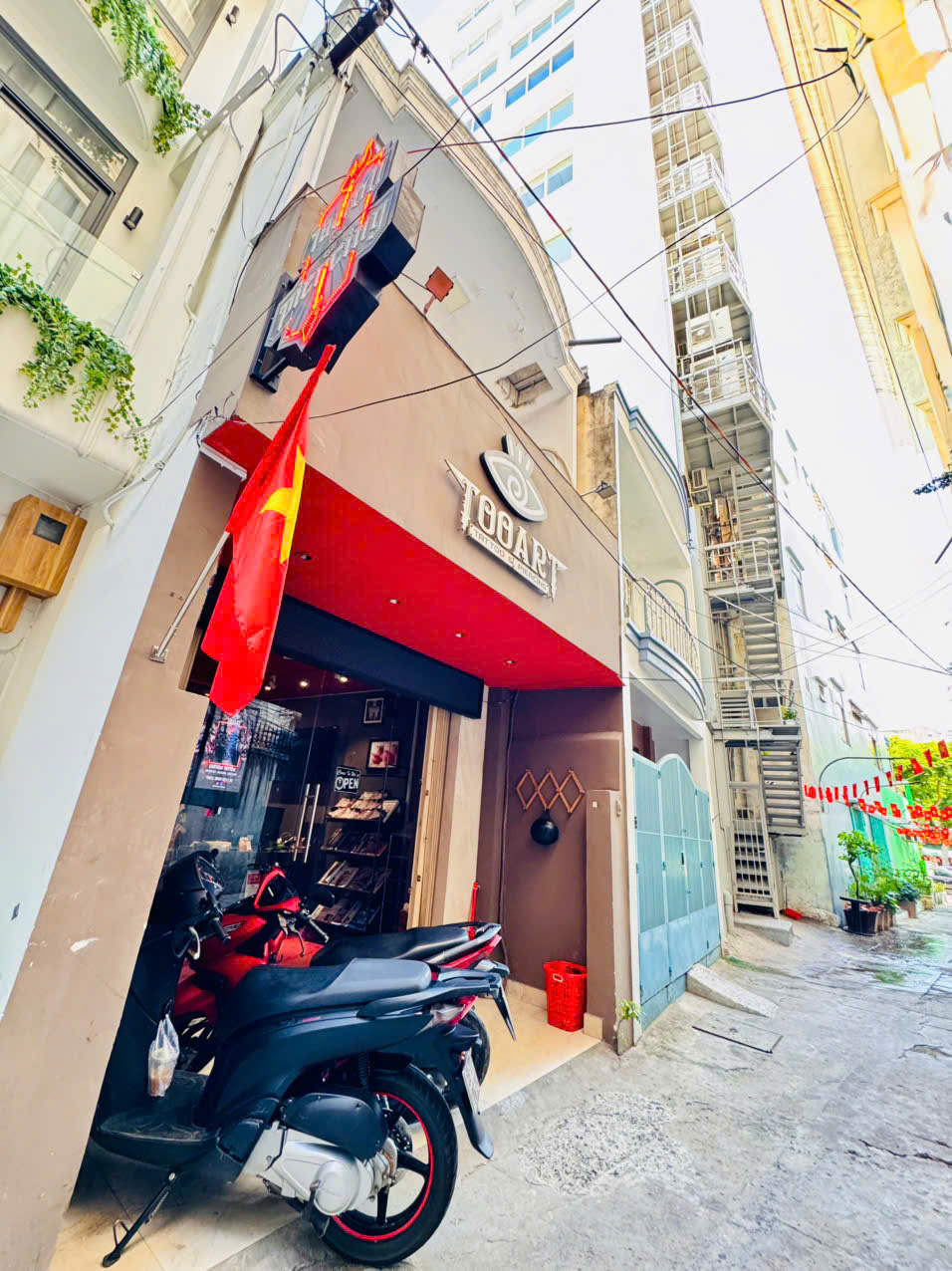 DUY NHẤT NHÀ BÁN 2 TẦNG MẶT TIỀN HXH 6M NGUYỄN CƯ TRINH, Q.1- DT 4M*16M SH VUÔNG ĐẸP- CHỈ 22.5T- SÁT BÊN TÒA NHÀ BULLMAN KHIA THÁC GIÁ TRỊ ĐỈNH