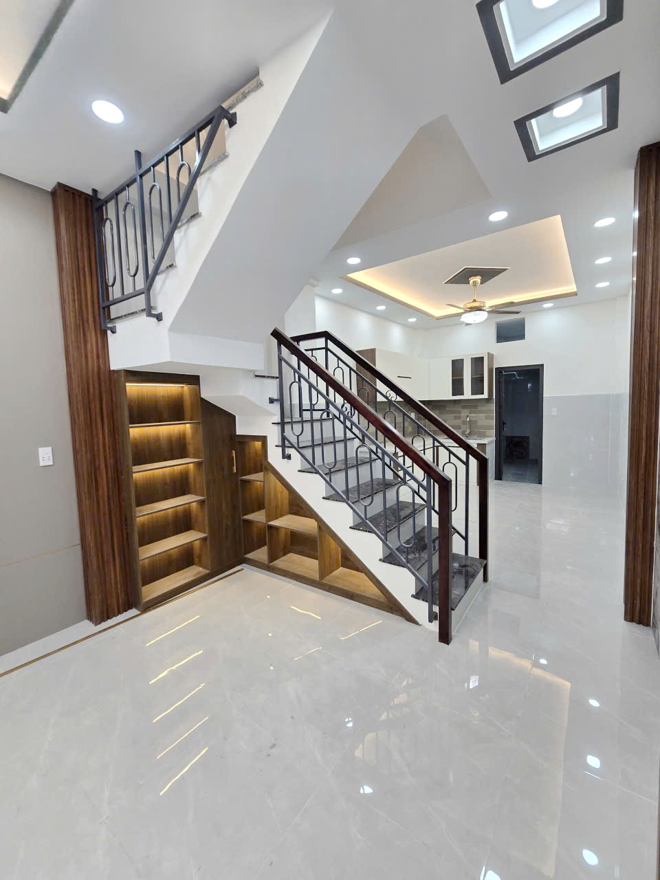 Nhà hẻm Tùng Thiện Vương P.Phú Định gần cầu Chà Và P13Q8